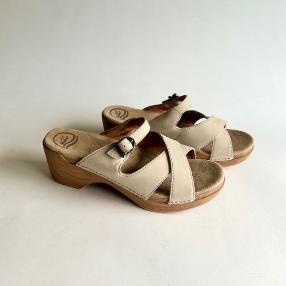 Dansko Beige Leather Adjustable Strap Clog Sandals size EUR 41, US 10.5 - Picture 1 of 14